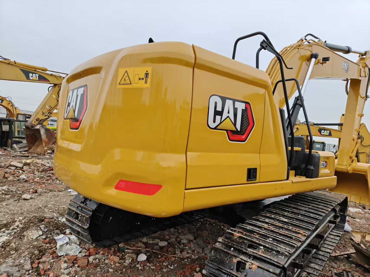 CATERPILLAR 323GC - Верижен багер: снимка 2 CATERPILLAR 323GC - Верижен багер: снимка 2