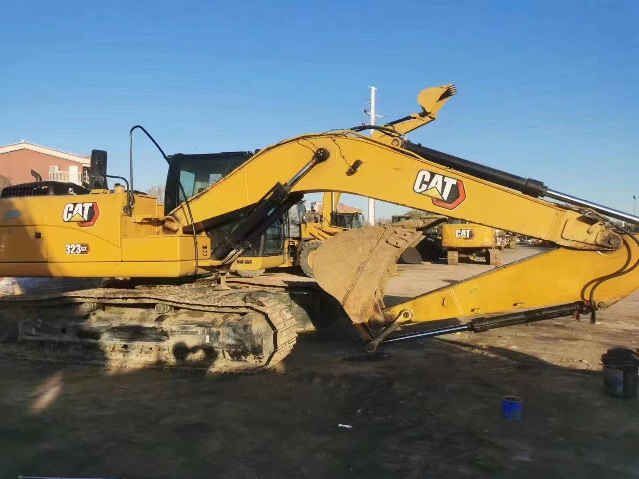 CATERPILLAR 323GX - Верижен багер: снимка 2 CATERPILLAR 323GX - Верижен багер: снимка 2