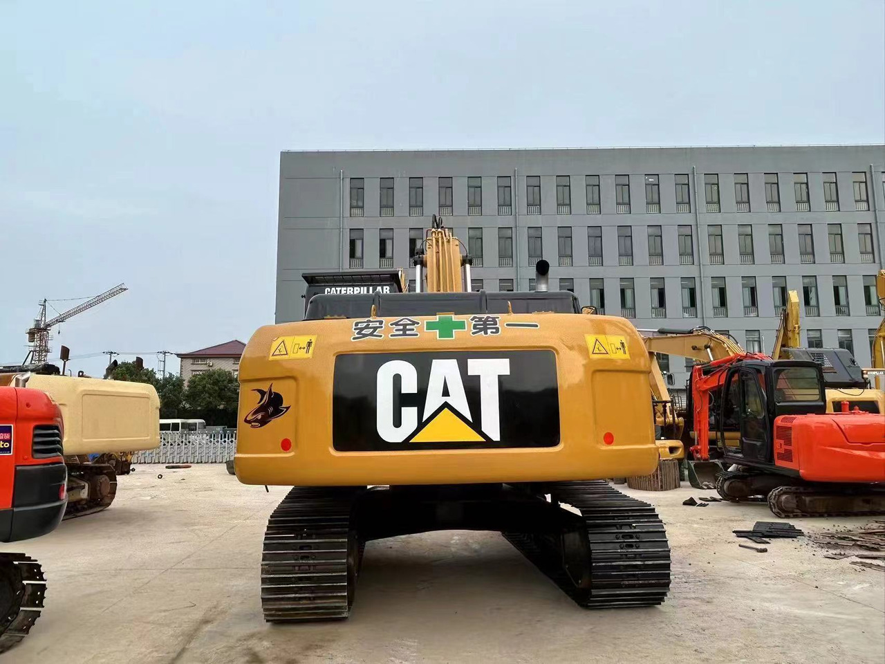 CATERPILLAR 325D - Верижен багер: снимка 3 CATERPILLAR 325D - Верижен багер: снимка 3