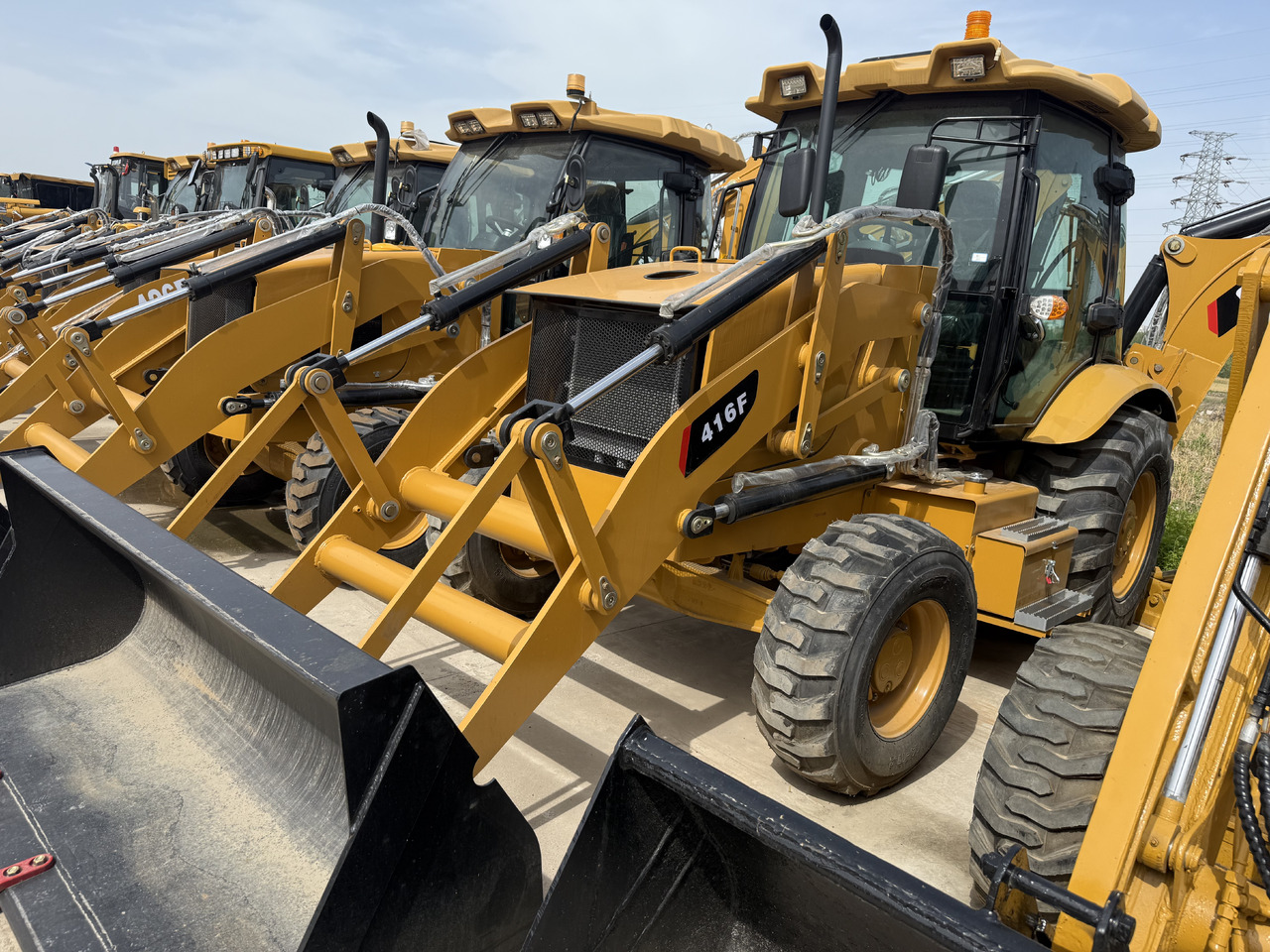 CATERPILLAR 416F - Багер-товарач: снимка 3 CATERPILLAR 416F - Багер-товарач: снимка 3