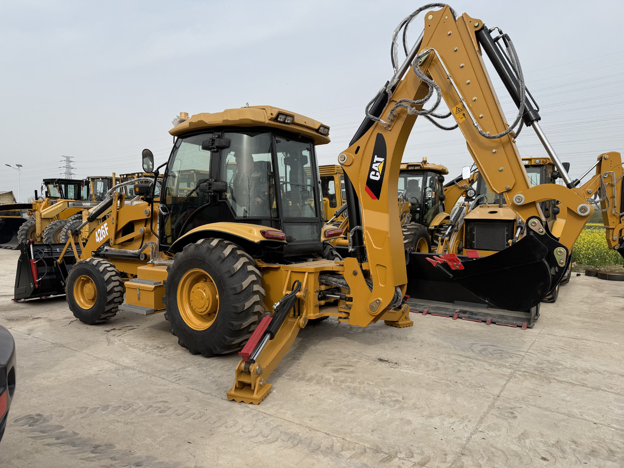 CATERPILLAR 426F - Багер-товарач: снимка 2 CATERPILLAR 426F - Багер-товарач: снимка 2