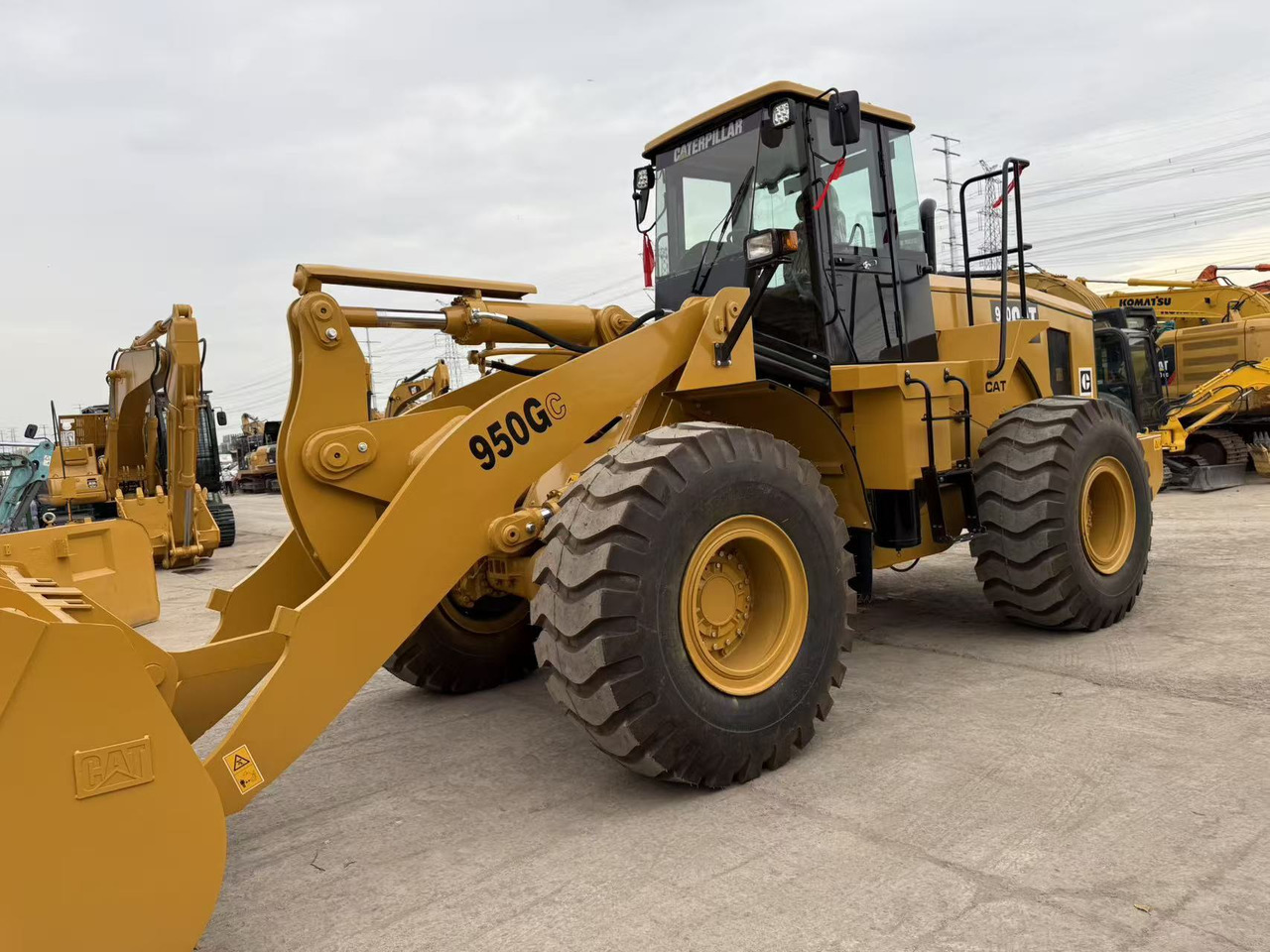 CATERPILLAR 950GC - Колесен товарач: снимка 4 CATERPILLAR 950GC - Колесен товарач: снимка 4