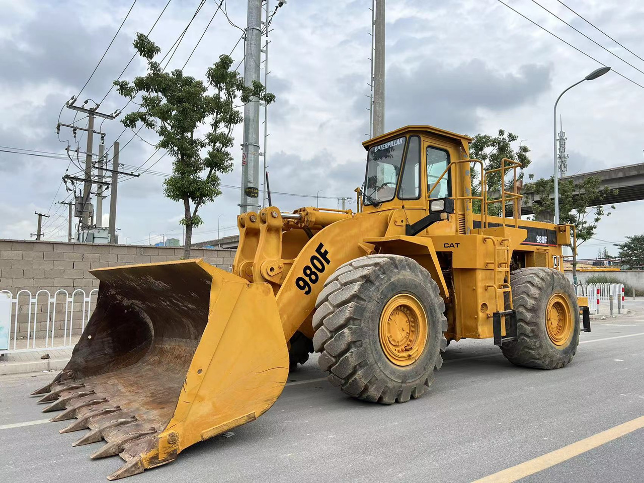 CATERPILLAR 980F - Верижен товарач: снимка 1 CATERPILLAR 980F - Верижен товарач: снимка 1