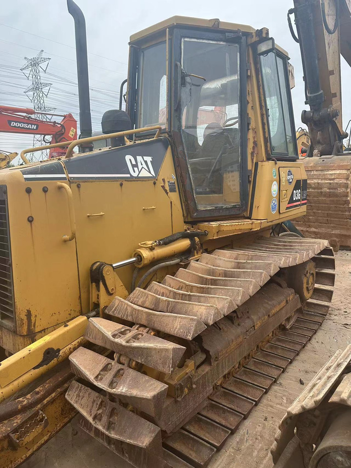 CATERPILLAR D3G - Булдозер: снимка 3 CATERPILLAR D3G - Булдозер: снимка 3