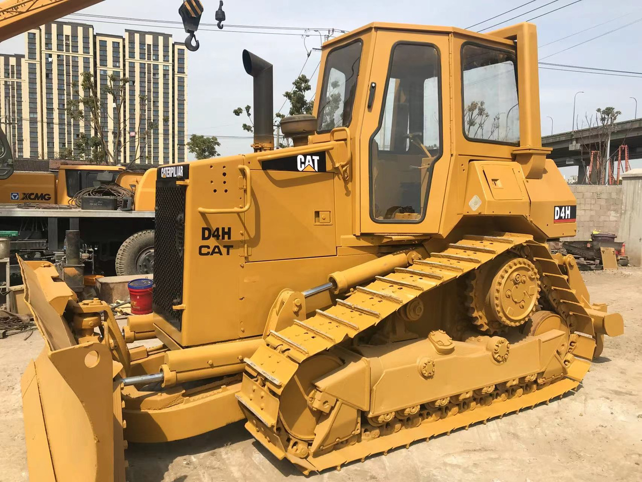 CATERPILLAR D4H - Булдозер: снимка 3 CATERPILLAR D4H - Булдозер: снимка 3