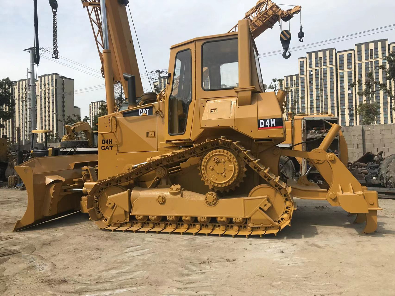 CATERPILLAR D4H - Булдозер: снимка 2 CATERPILLAR D4H - Булдозер: снимка 2
