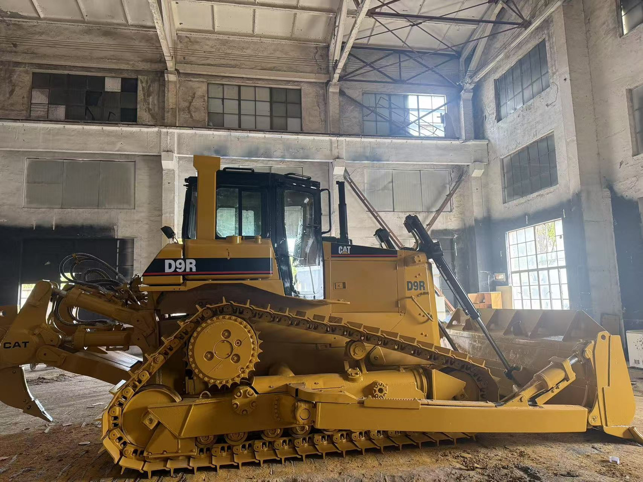 CATERPILLAR D9R - Булдозер: снимка 2 CATERPILLAR D9R - Булдозер: снимка 2