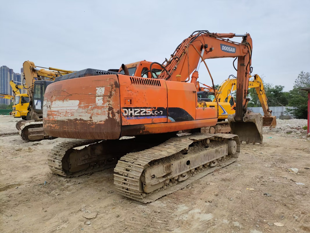 DOOSAN DH225LC-7 - Верижен багер: снимка 1 DOOSAN DH225LC-7 - Верижен багер: снимка 1
