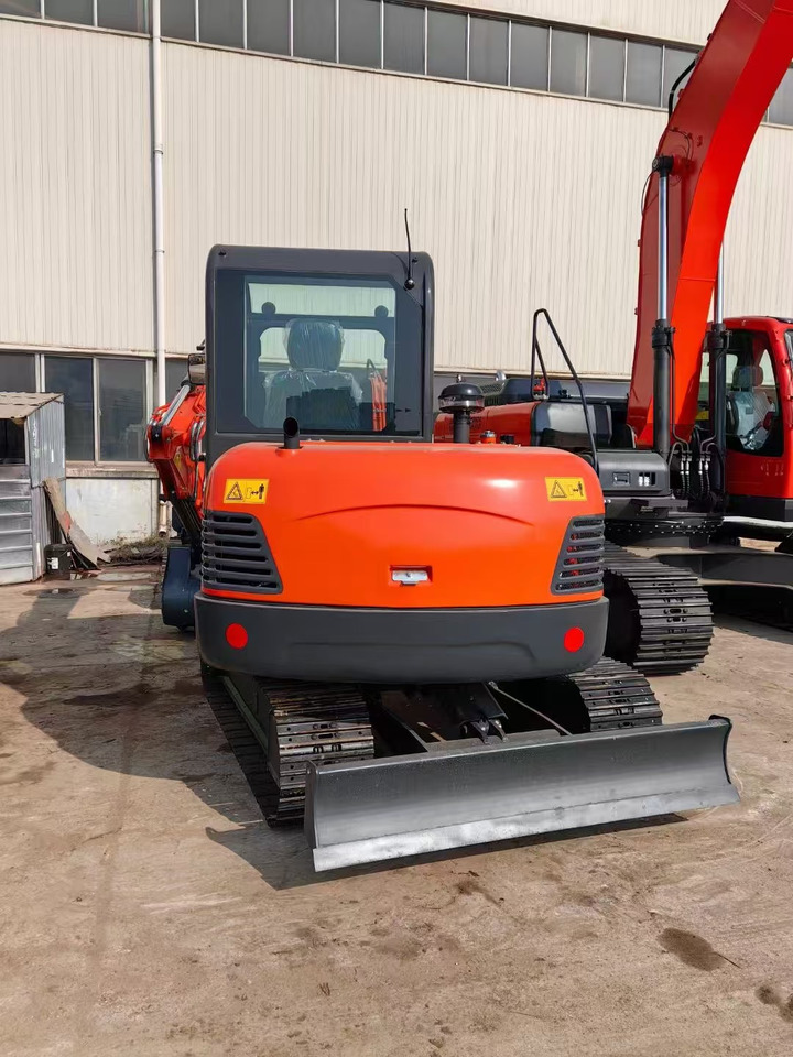 DOOSAN DH60-7 - Верижен багер: снимка 3 DOOSAN DH60-7 - Верижен багер: снимка 3