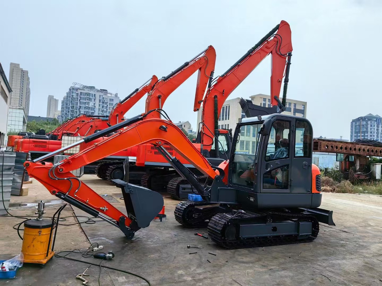 DOOSAN DH60-7 - Верижен багер: снимка 4 DOOSAN DH60-7 - Верижен багер: снимка 4