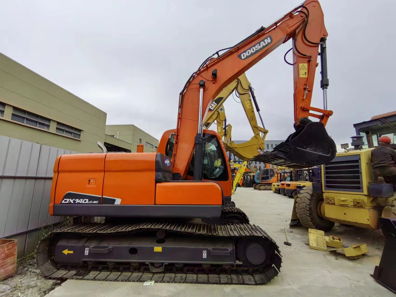 DOOSAN DX140-9C - Верижен багер: снимка 2 DOOSAN DX140-9C - Верижен багер: снимка 2
