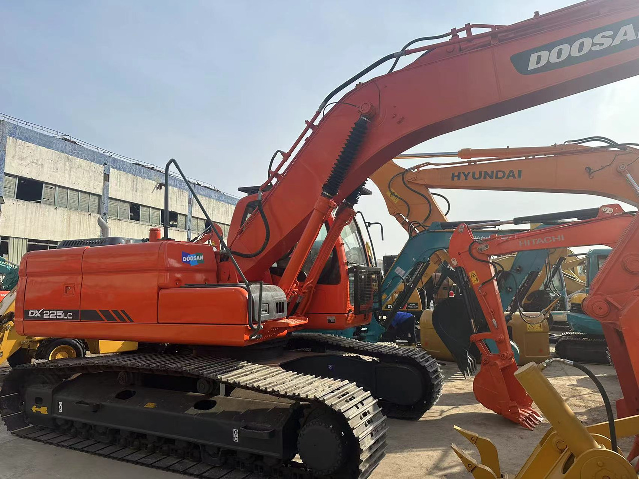 DOOSAN DX225LC - Верижен багер: снимка 4 DOOSAN DX225LC - Верижен багер: снимка 4