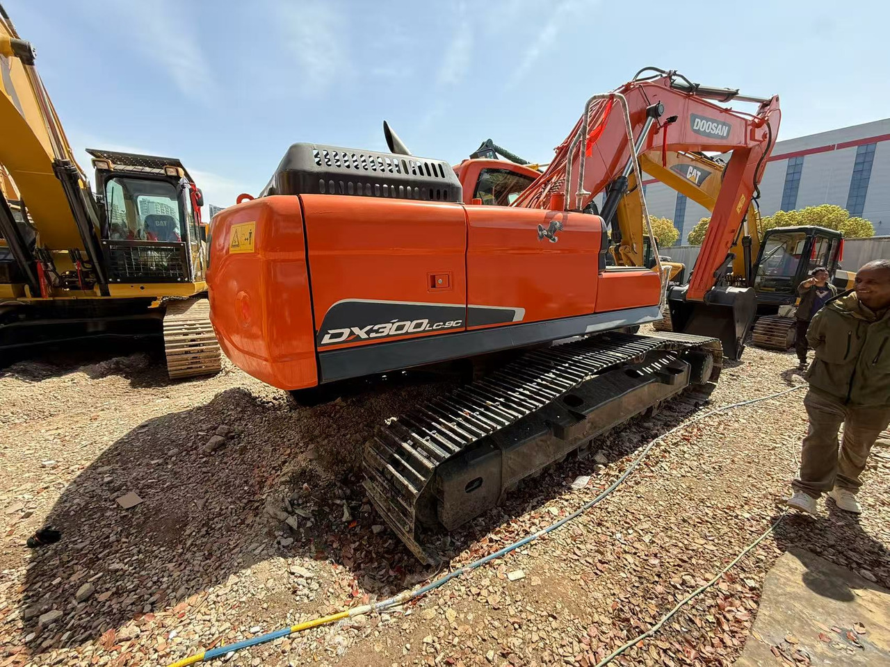 DOOSAN DX300LC-9C - Верижен багер: снимка 1 DOOSAN DX300LC-9C - Верижен багер: снимка 1