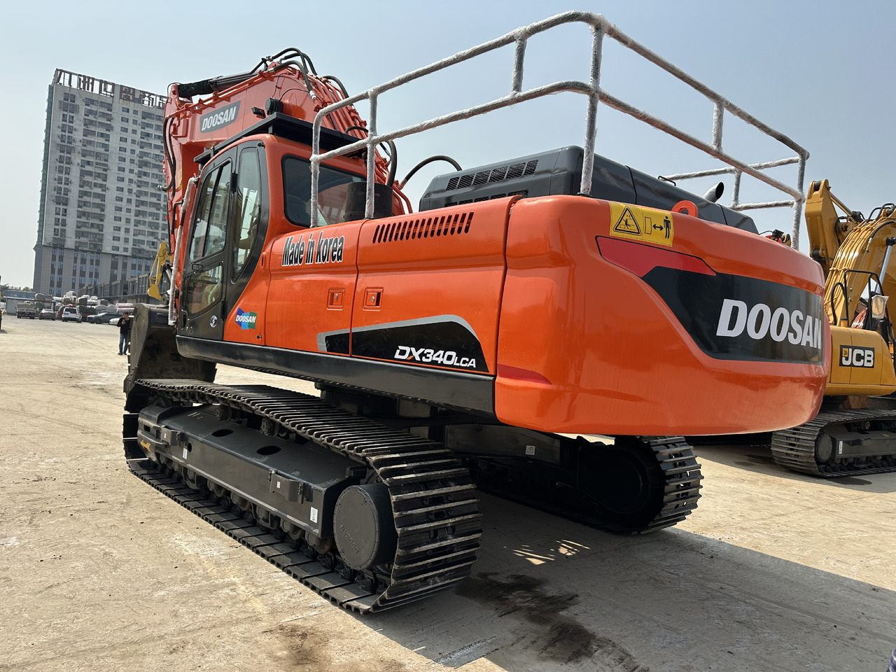 DOOSAN DX340LCA - Верижен багер: снимка 3 DOOSAN DX340LCA - Верижен багер: снимка 3