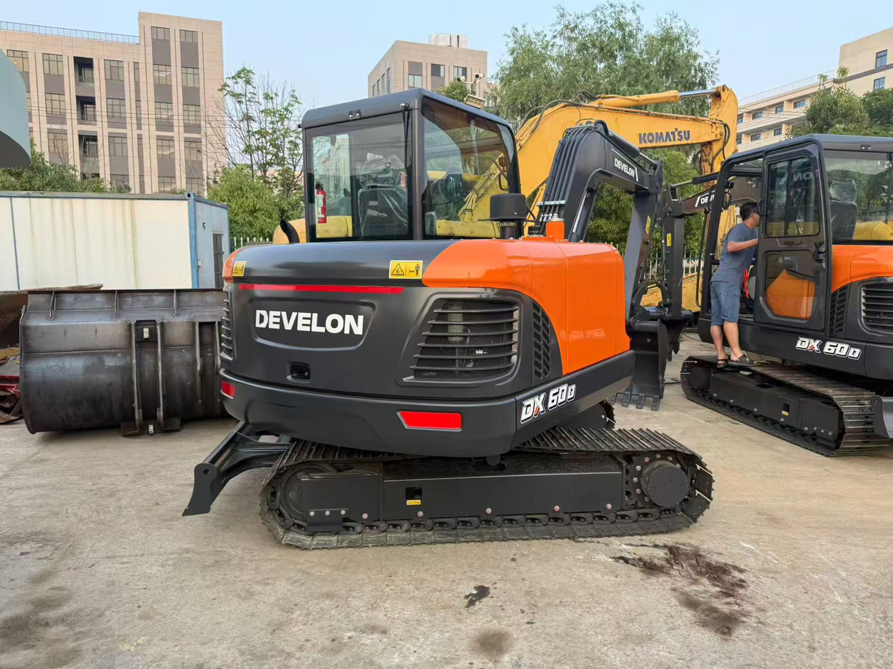 DOOSAN DX60D-10 - Мини багер: снимка 5 DOOSAN DX60D-10 - Мини багер: снимка 5