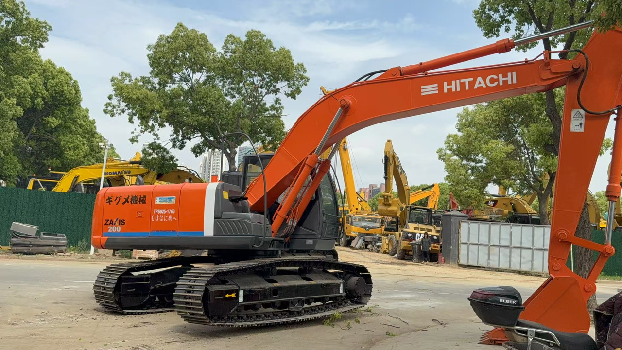 HITACHI ZX200 - Верижен багер: снимка 1 HITACHI ZX200 - Верижен багер: снимка 1