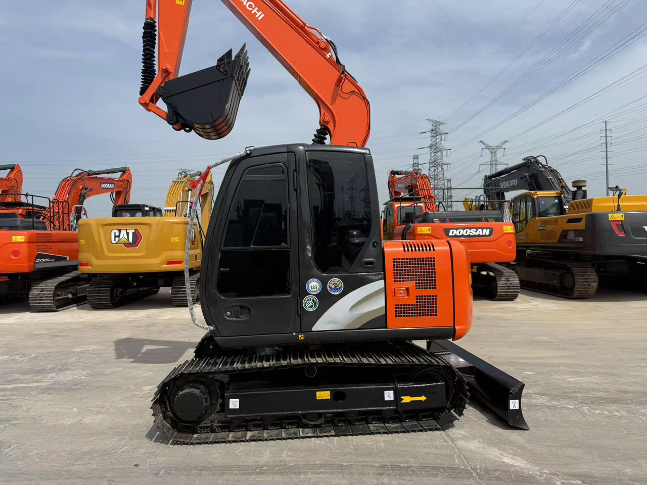 HITACHI ZX70 - Верижен багер: снимка 1 HITACHI ZX70 - Верижен багер: снимка 1