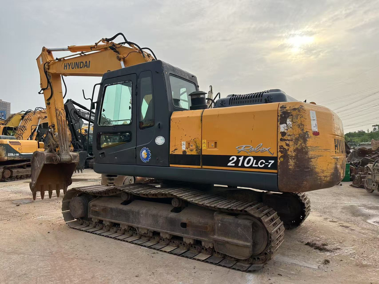 HYUNDAI R210LC-7 - Верижен багер: снимка 1 HYUNDAI R210LC-7 - Верижен багер: снимка 1