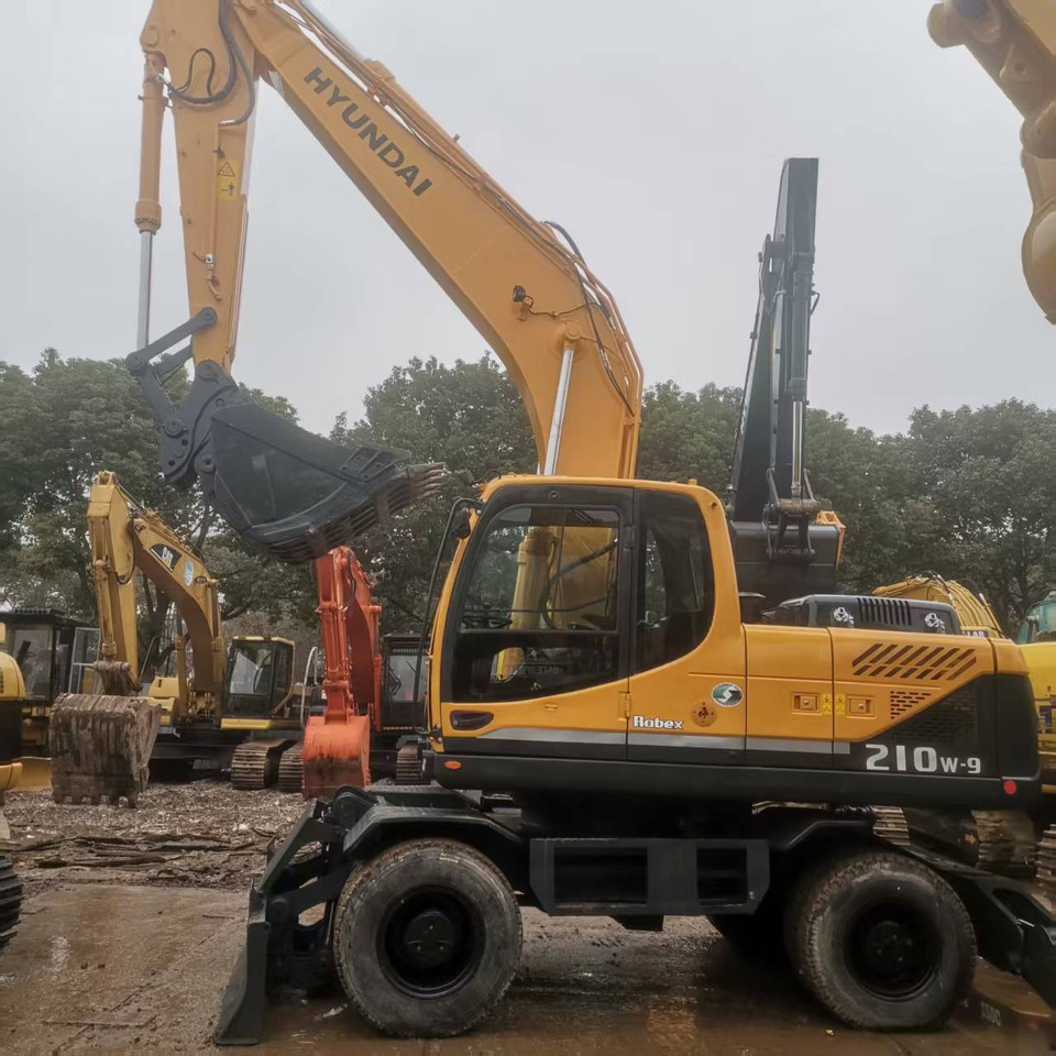HYUNDAI R210W-9 - Колесен багер: снимка 4 HYUNDAI R210W-9 - Колесен багер: снимка 4