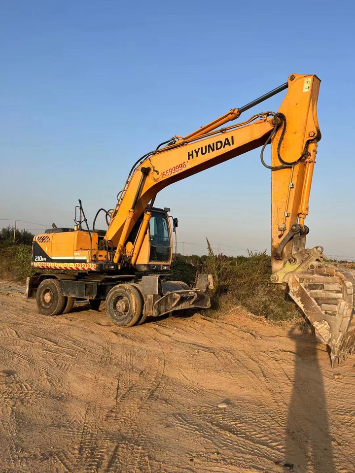 HYUNDAI R210W-9 - Колесен багер: снимка 4 HYUNDAI R210W-9 - Колесен багер: снимка 4