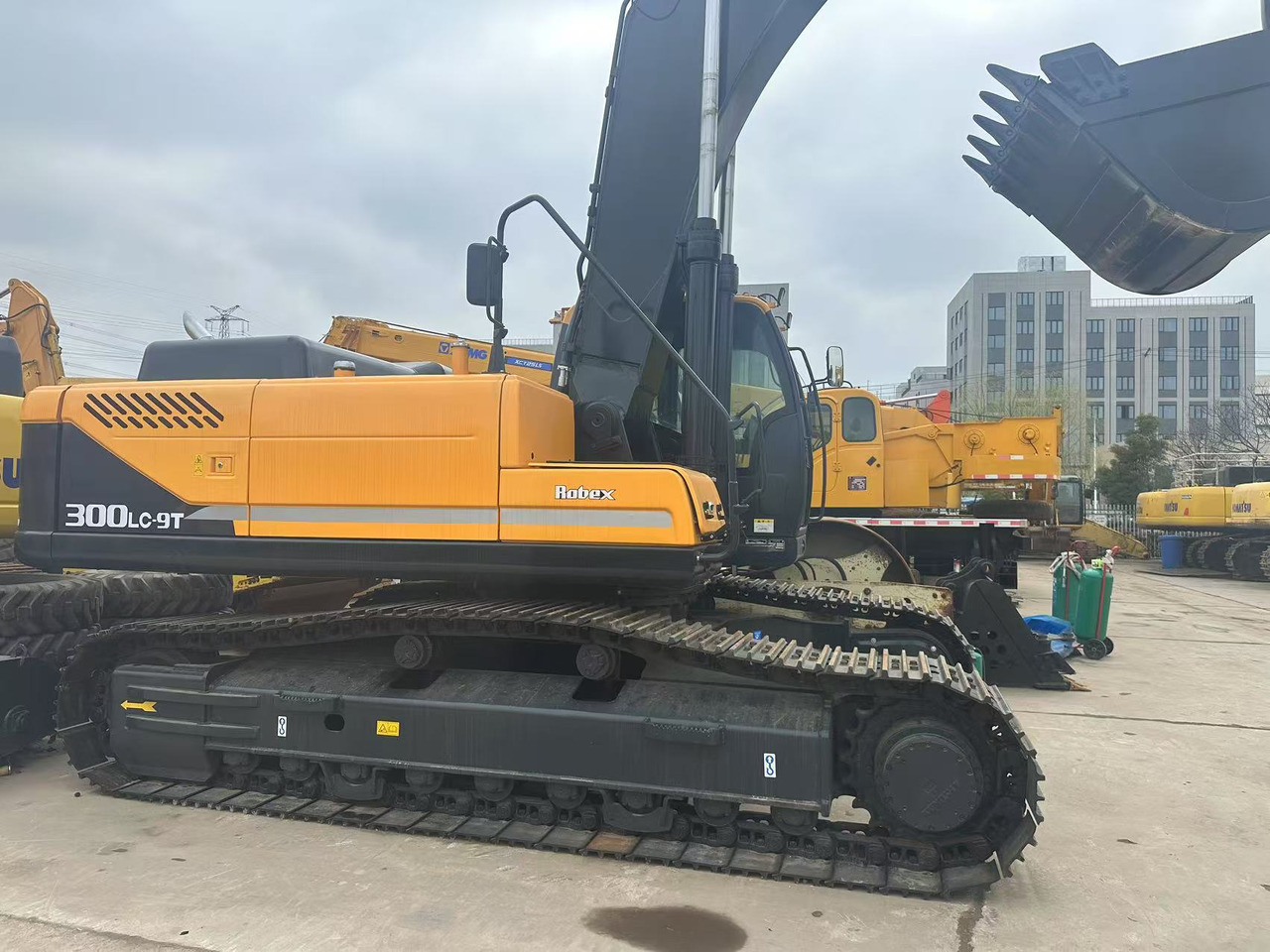 HYUNDAI R300LC-9T - Верижен багер: снимка 2 HYUNDAI R300LC-9T - Верижен багер: снимка 2