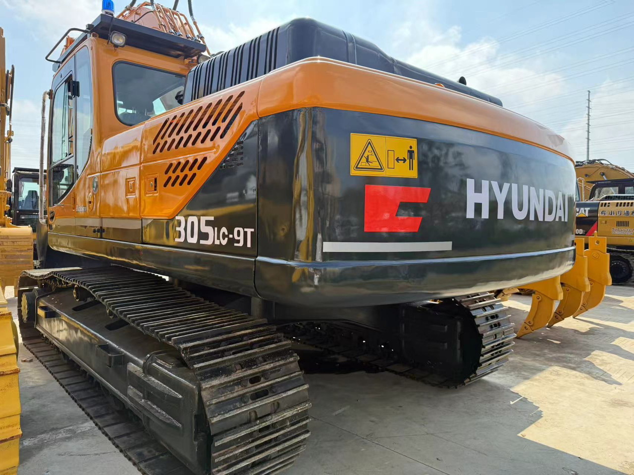 HYUNDAI R305LC-9T - Верижен багер: снимка 3 HYUNDAI R305LC-9T - Верижен багер: снимка 3