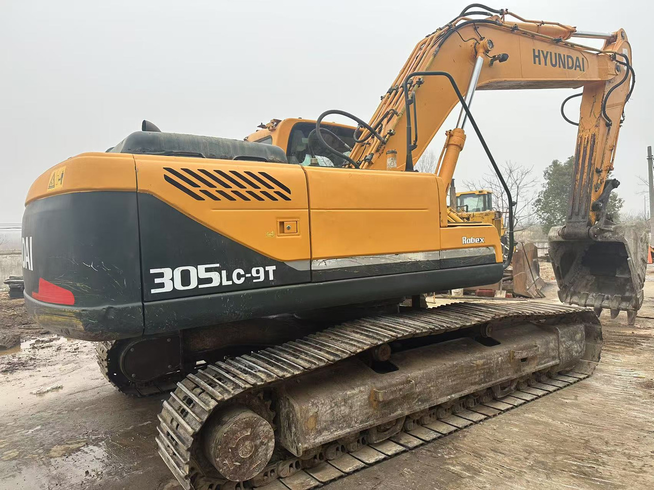 HYUNDAI R305LC-9T - Верижен багер: снимка 1 HYUNDAI R305LC-9T - Верижен багер: снимка 1