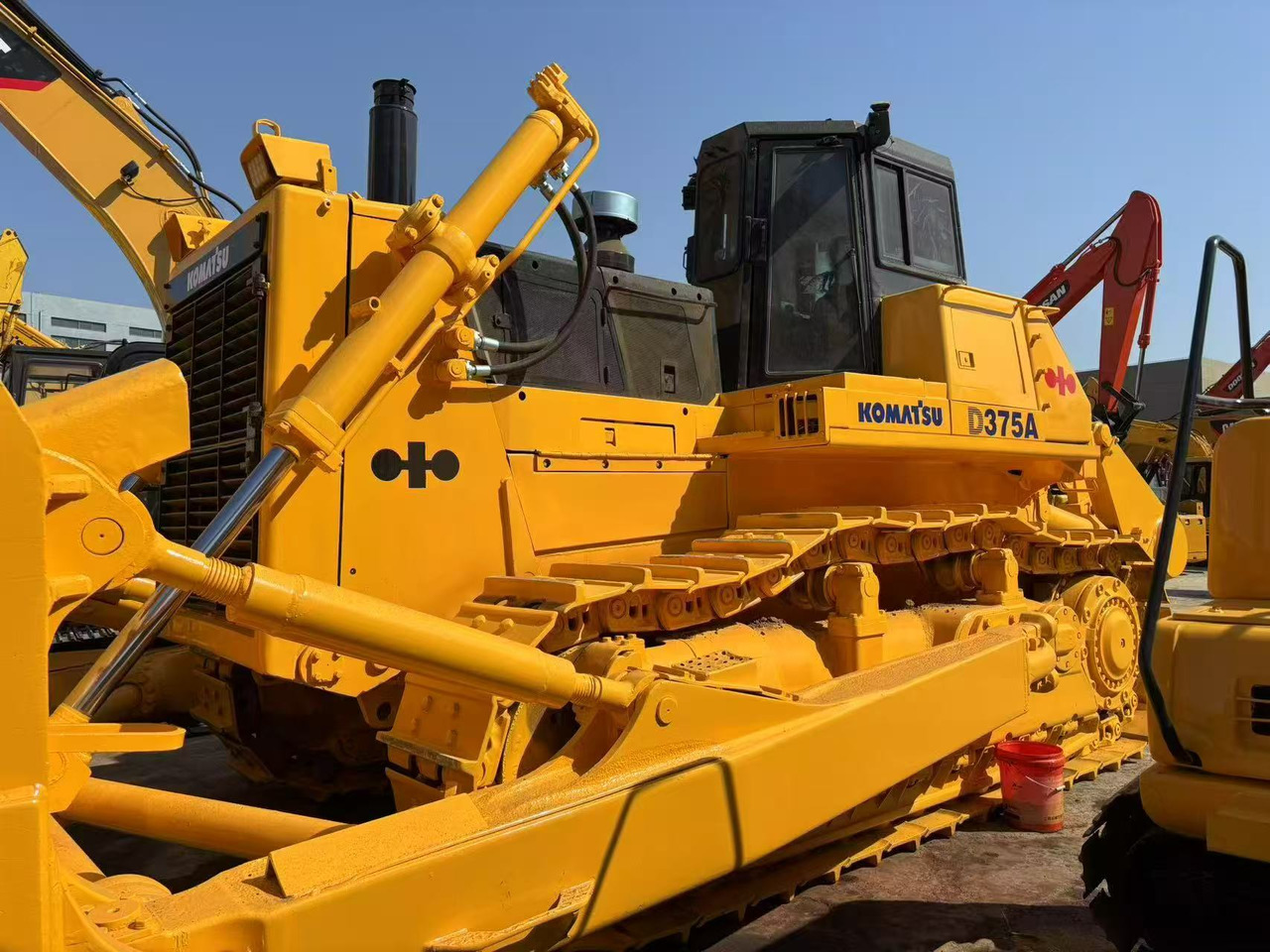 KOMATSU D375 - Булдозер: снимка 3 KOMATSU D375 - Булдозер: снимка 3