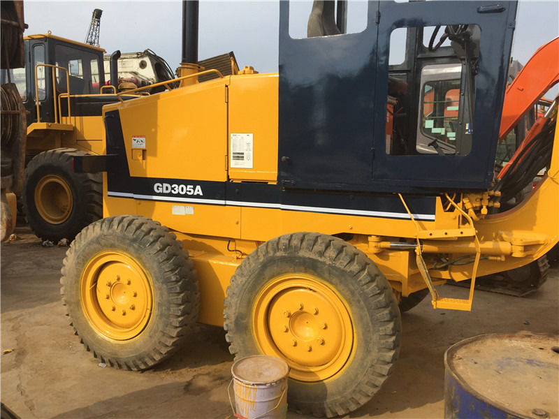 KOMATSU GD305 - Грейдер: снимка 4 KOMATSU GD305 - Грейдер: снимка 4