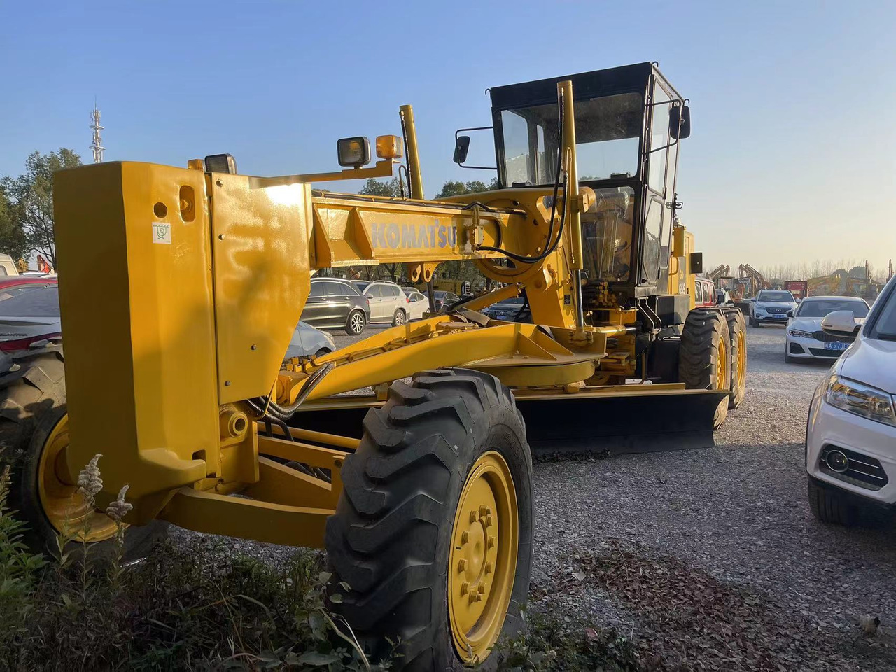 KOMATSU GD655 - Грейдер: снимка 1 KOMATSU GD655 - Грейдер: снимка 1
