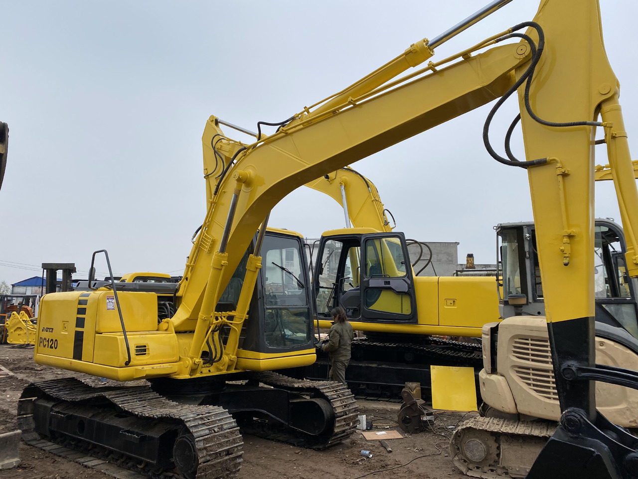 KOMATSU PC120-6 - Верижен багер: снимка 1 KOMATSU PC120-6 - Верижен багер: снимка 1