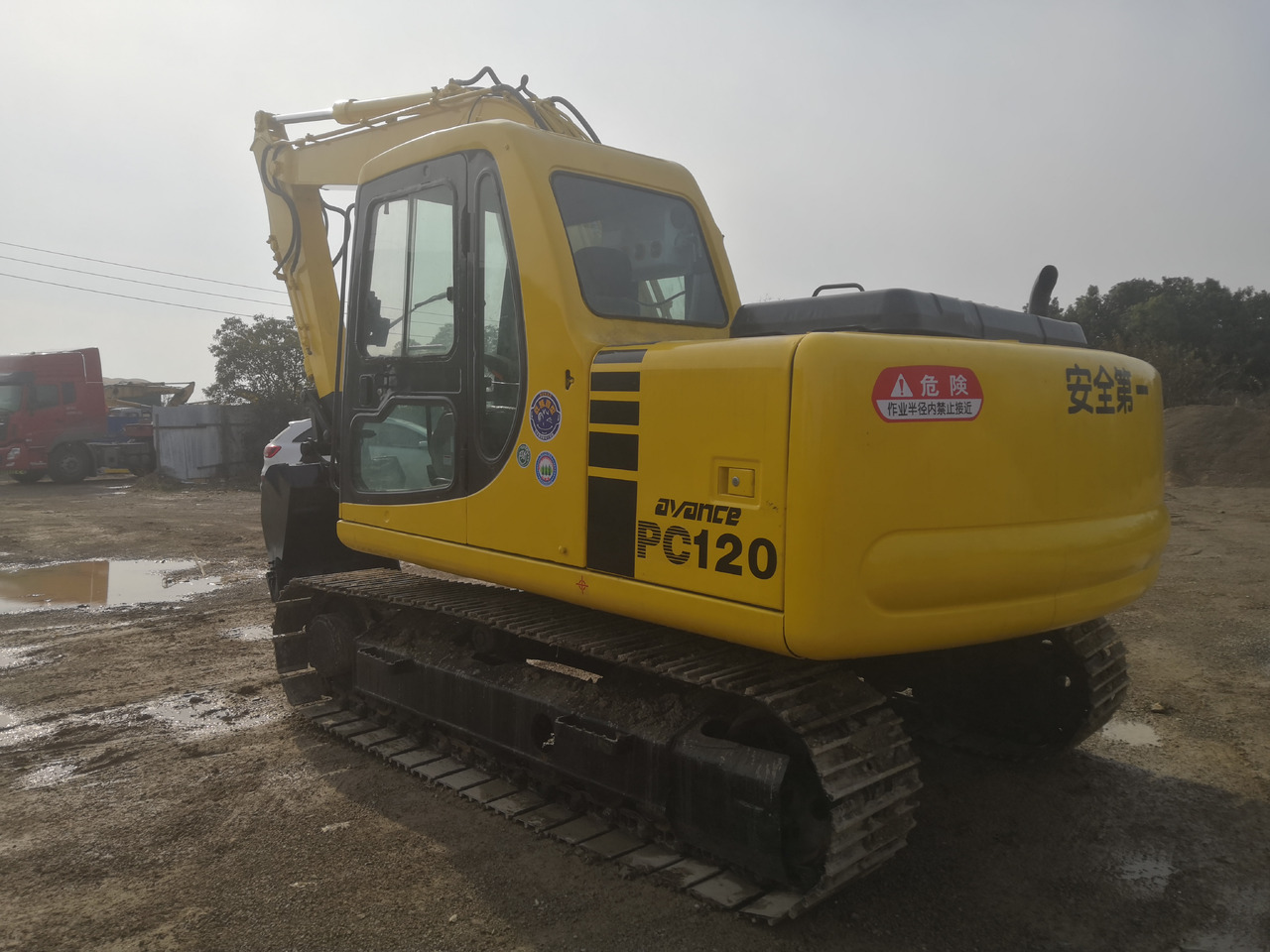 KOMATSU PC120-6 - Верижен багер: снимка 3 KOMATSU PC120-6 - Верижен багер: снимка 3