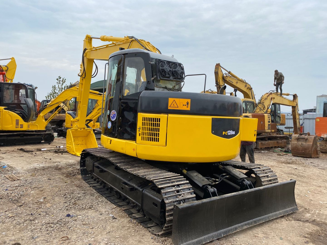 KOMATSU PC128US - Верижен багер: снимка 2 KOMATSU PC128US - Верижен багер: снимка 2