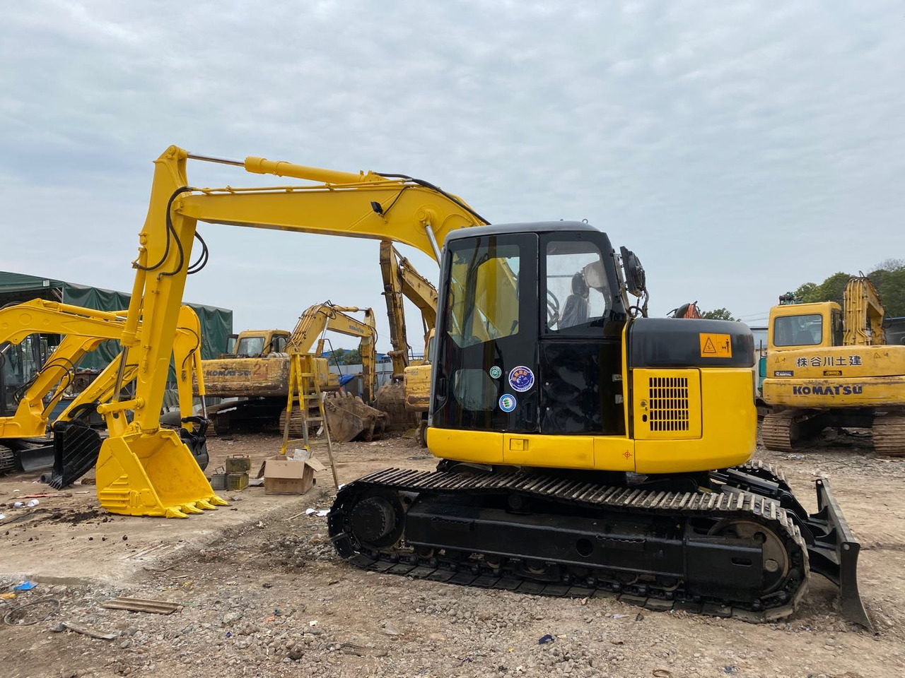 KOMATSU PC128US - Верижен багер: снимка 1 KOMATSU PC128US - Верижен багер: снимка 1