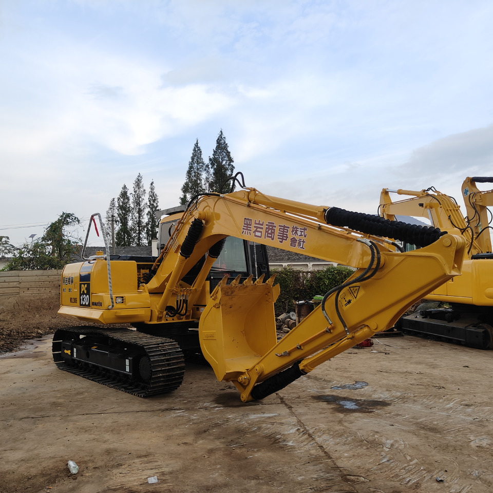 KOMATSU PC130-7 - Верижен багер: снимка 1 KOMATSU PC130-7 - Верижен багер: снимка 1