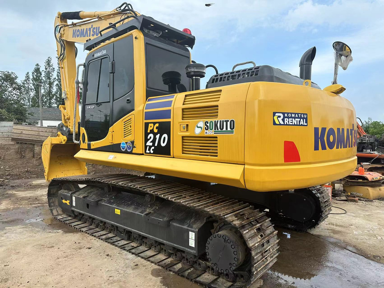 KOMATSU PC210-8 - Верижен багер: снимка 1 KOMATSU PC210-8 - Верижен багер: снимка 1