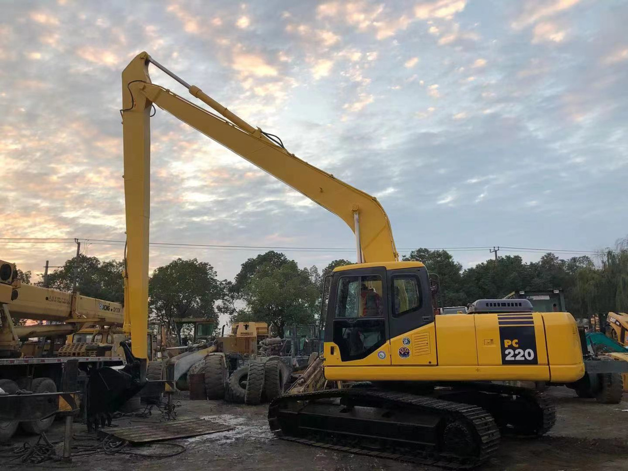 KOMATSU PC220-7 - Верижен багер: снимка 2 KOMATSU PC220-7 - Верижен багер: снимка 2