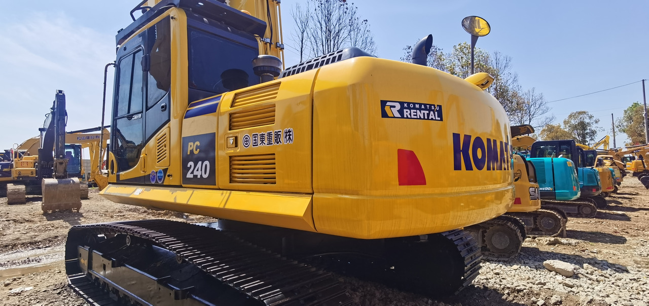 KOMATSU PC240-8 - Верижен багер: снимка 1 KOMATSU PC240-8 - Верижен багер: снимка 1