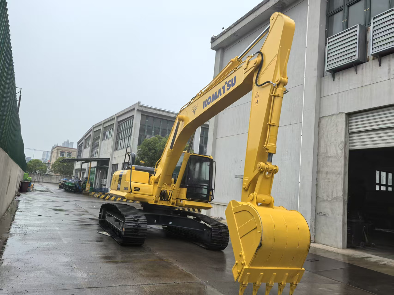KOMATSU PC240LC-8M0 - Верижен багер: снимка 2 KOMATSU PC240LC-8M0 - Верижен багер: снимка 2