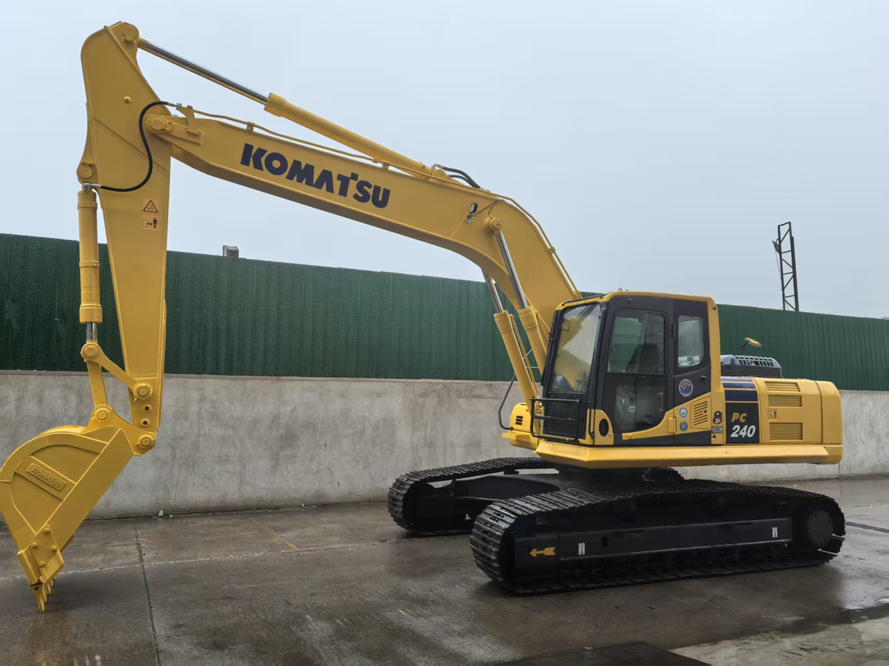 KOMATSU PC240LC-8M0 - Верижен багер: снимка 3 KOMATSU PC240LC-8M0 - Верижен багер: снимка 3