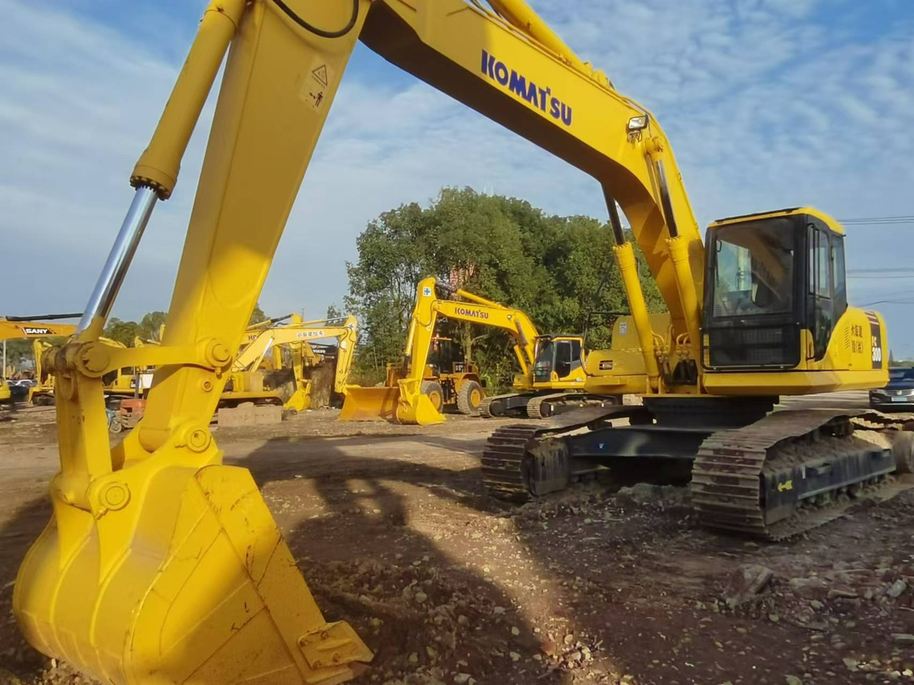 KOMATSU PC300-7 - Верижен багер: снимка 1 KOMATSU PC300-7 - Верижен багер: снимка 1