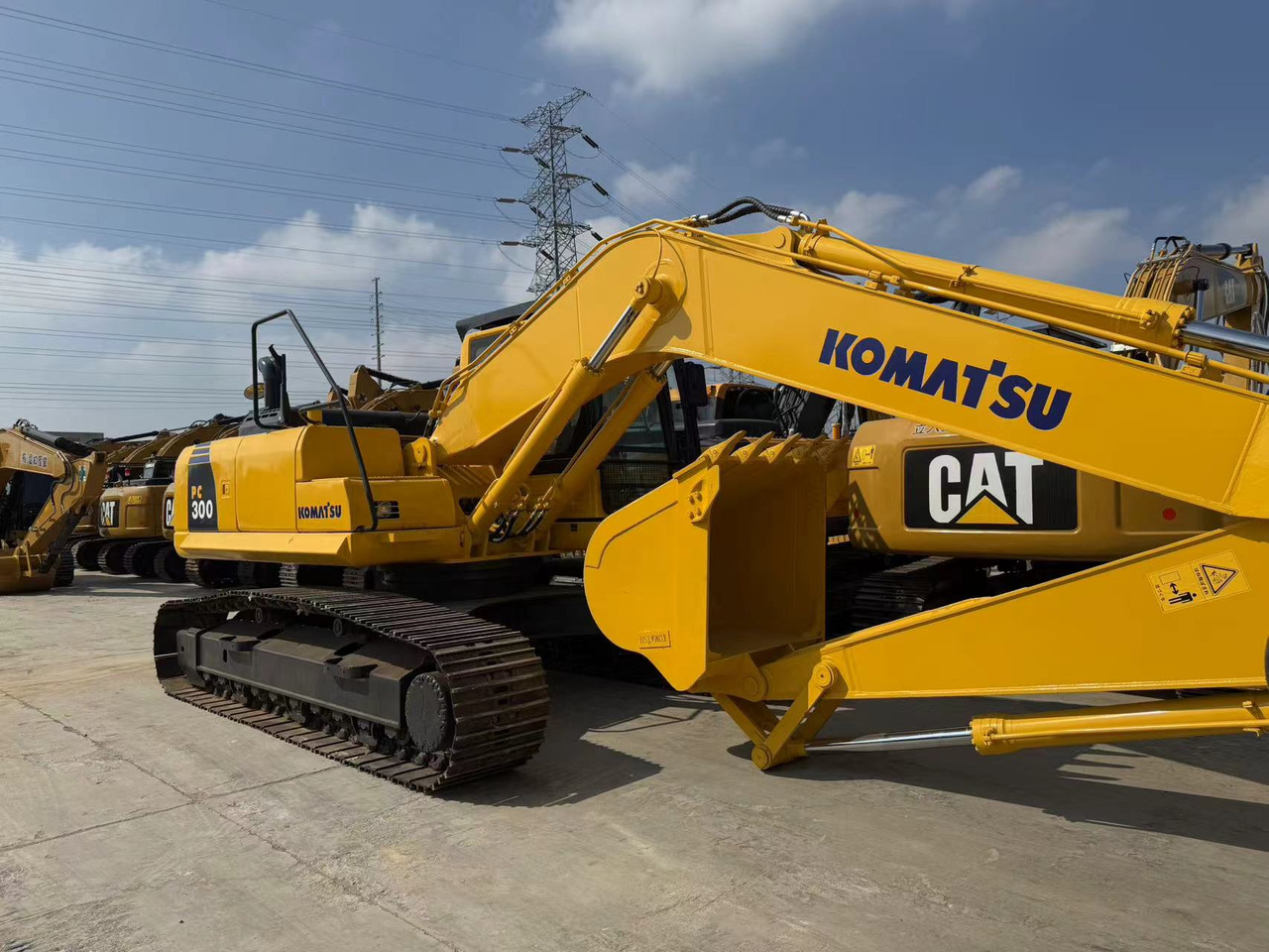 KOMATSU PC300-8 - Верижен багер: снимка 1 KOMATSU PC300-8 - Верижен багер: снимка 1