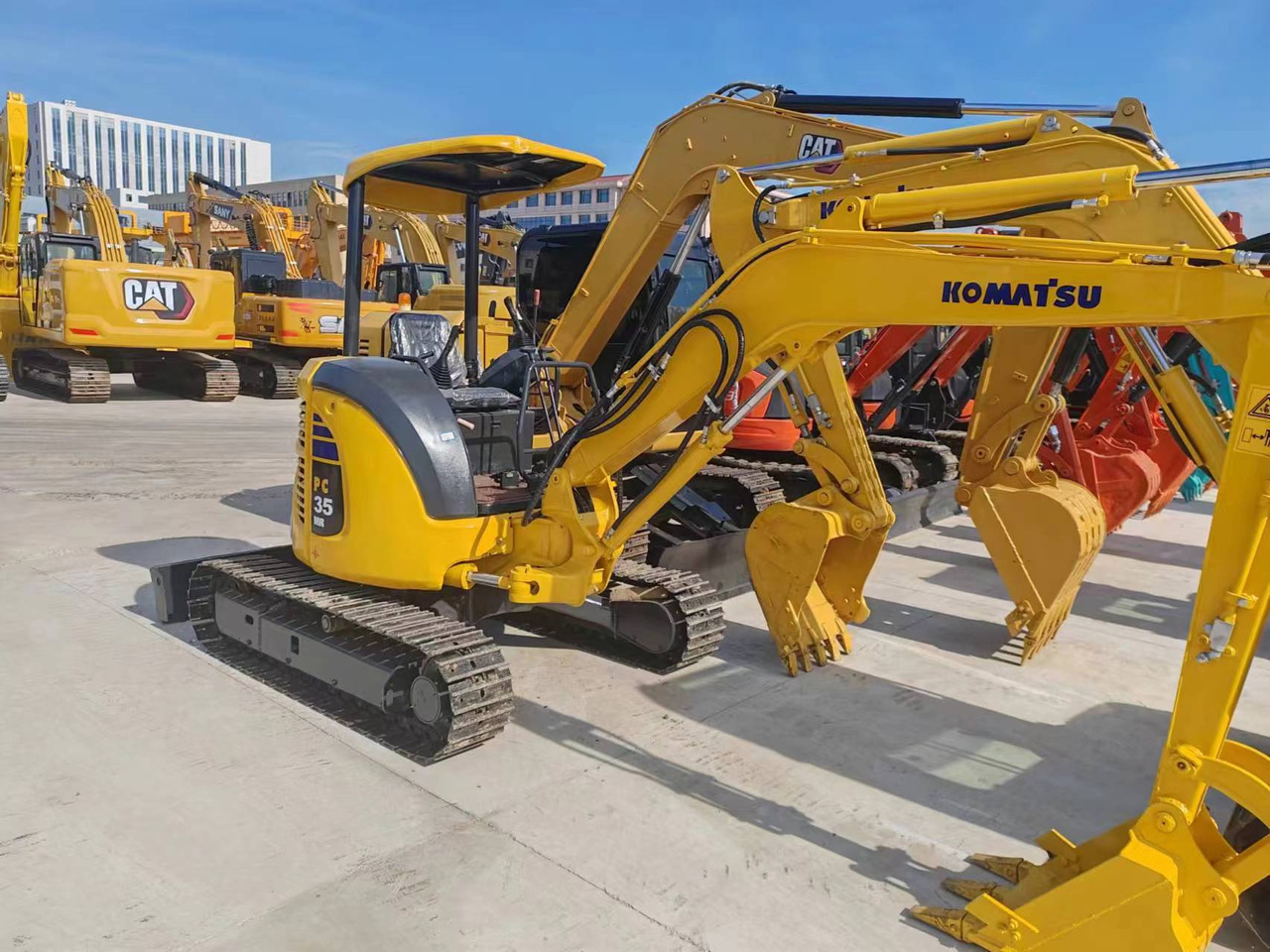 KOMATSU PC35 - Верижен багер: снимка 2 KOMATSU PC35 - Верижен багер: снимка 2