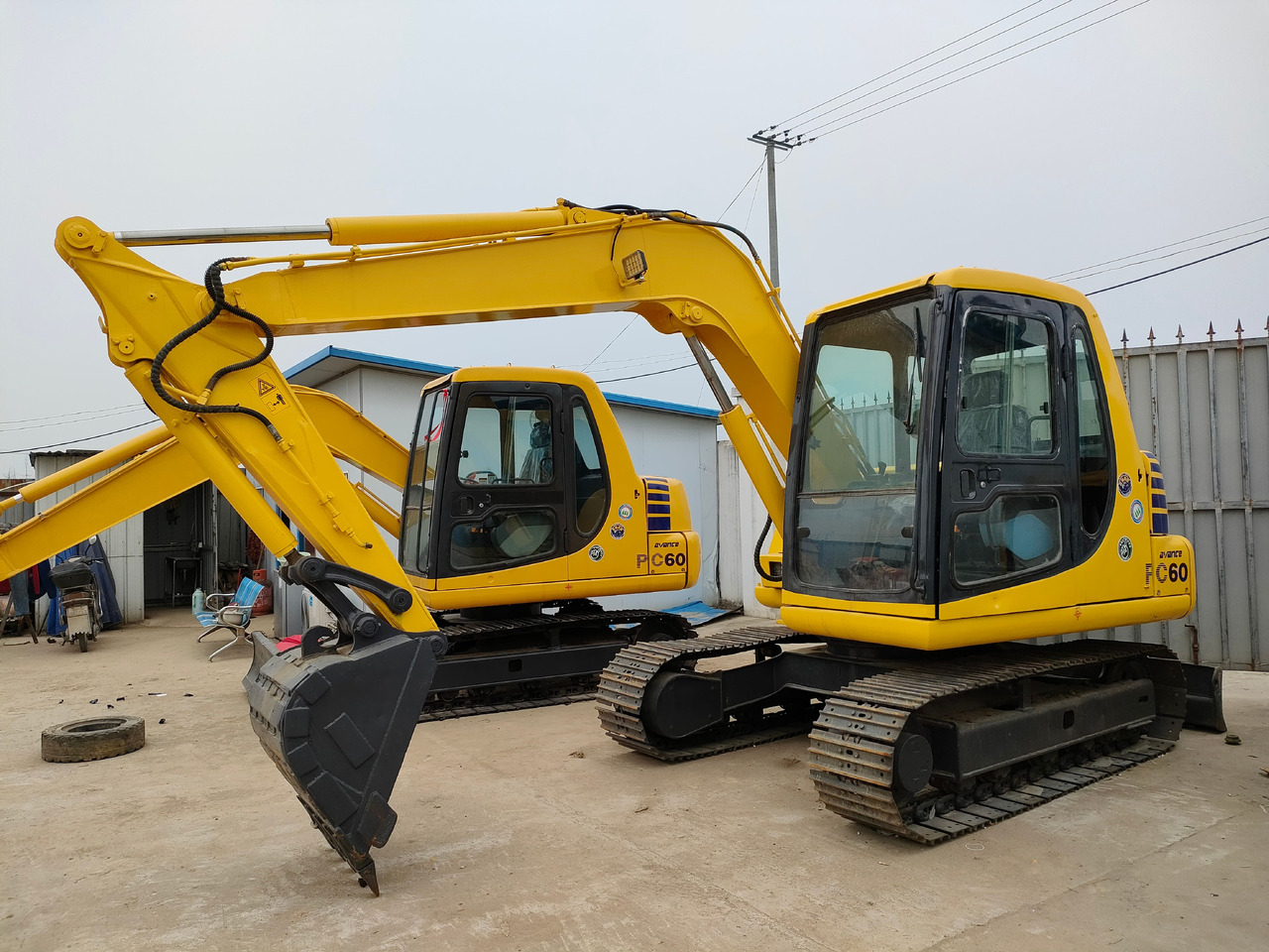 KOMATSU PC60-7 - Верижен багер: снимка 1 KOMATSU PC60-7 - Верижен багер: снимка 1