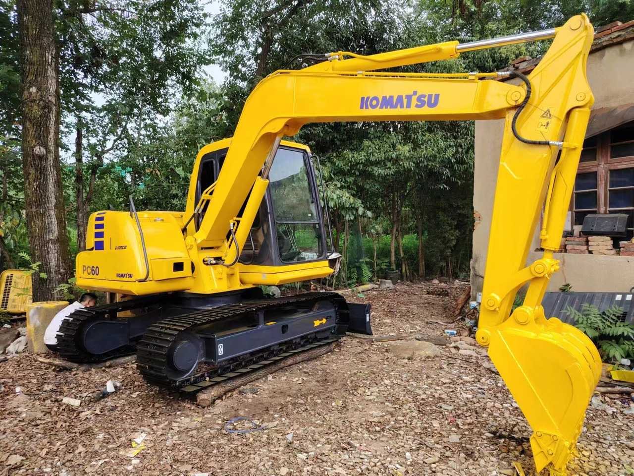 KOMATSU PC60-7 - Верижен багер: снимка 1 KOMATSU PC60-7 - Верижен багер: снимка 1