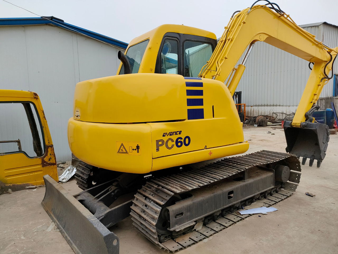 KOMATSU PC60-7 - Верижен багер: снимка 4 KOMATSU PC60-7 - Верижен багер: снимка 4
