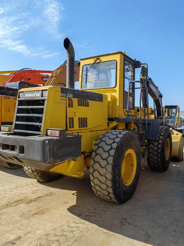 KOMATSU WA320-3 - Колесен товарач: снимка 3 KOMATSU WA320-3 - Колесен товарач: снимка 3