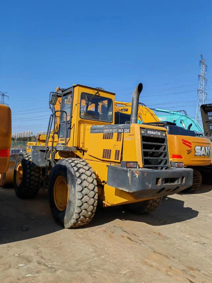 KOMATSU WA320-3 - Колесен товарач: снимка 1 KOMATSU WA320-3 - Колесен товарач: снимка 1