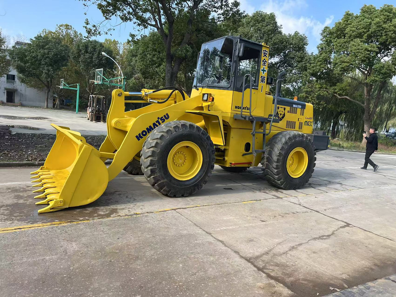 KOMATSU WA320-3 - Колесен товарач: снимка 1 KOMATSU WA320-3 - Колесен товарач: снимка 1