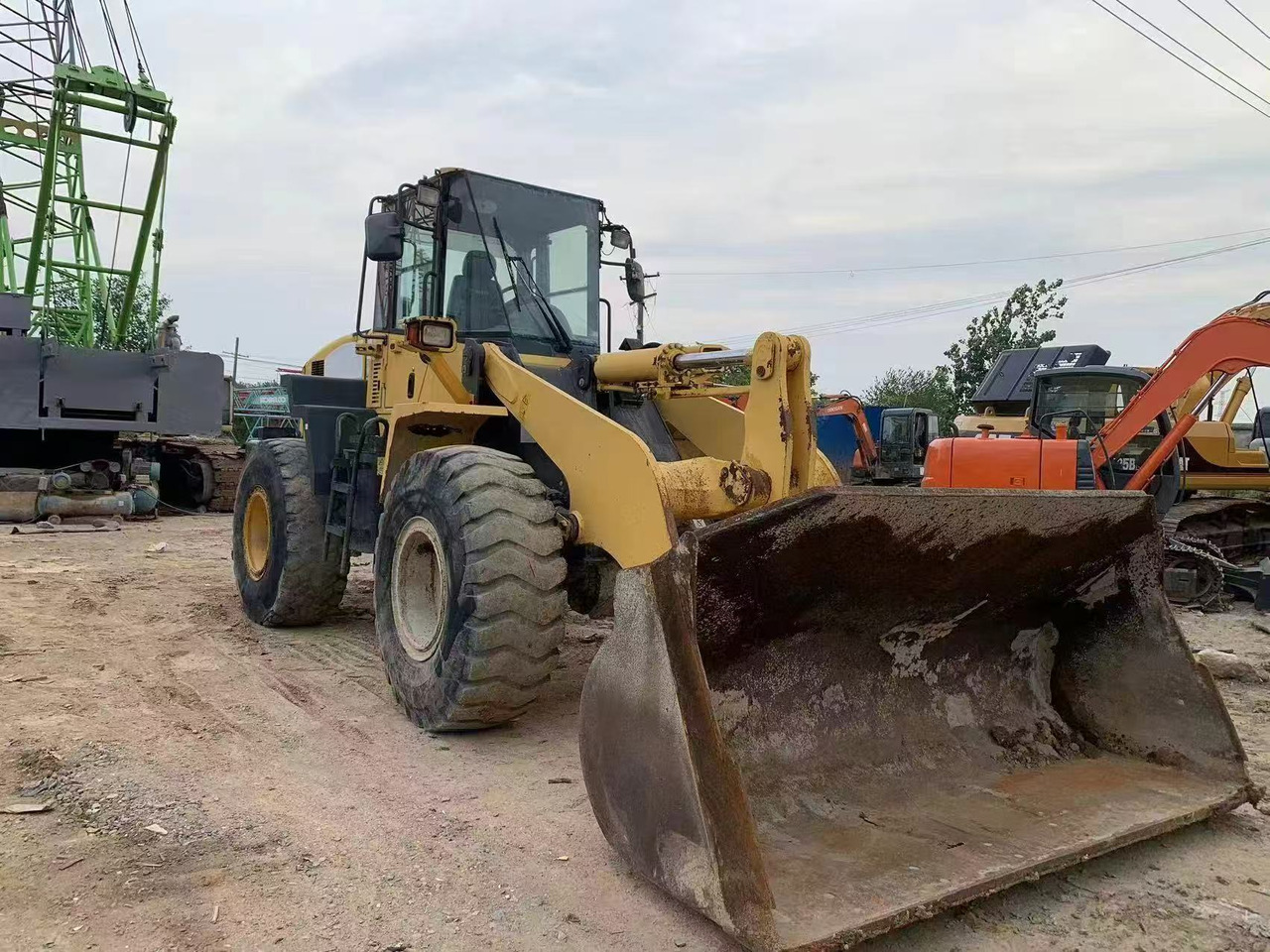 KOMATSU WA320-5 - Колесен товарач: снимка 3 KOMATSU WA320-5 - Колесен товарач: снимка 3